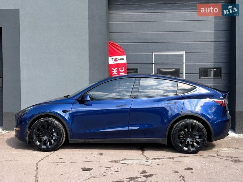 Внедорожник / Кроссовер Tesla Model Y 2023 в Киеве