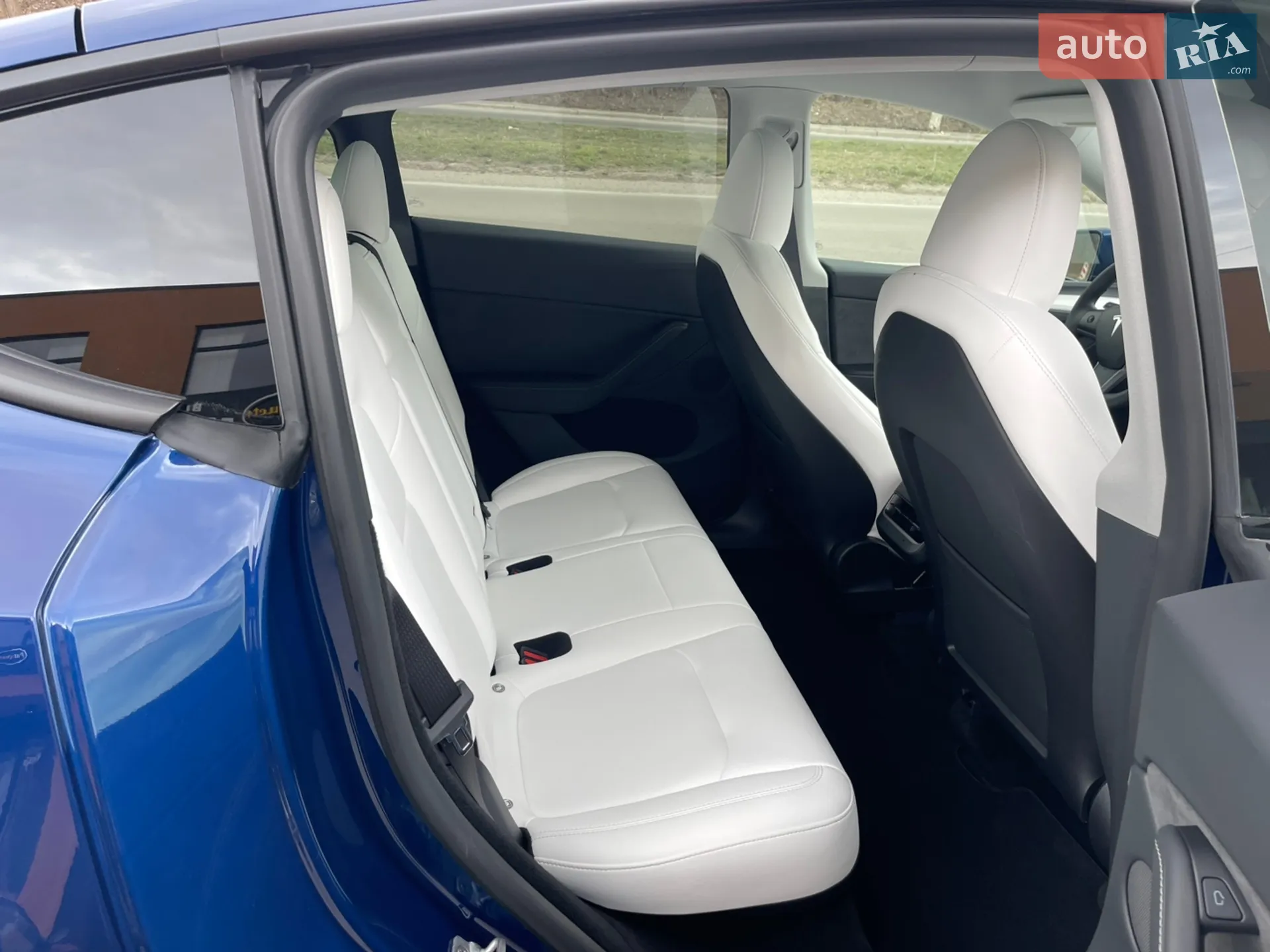 2024 Tesla Model Y - мініатюра 10