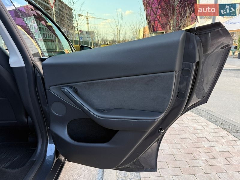 Внедорожник / Кроссовер Tesla Model Y 2022 в Киеве фото 25 Внедорожник / Кроссовер Tesla Model Y 2022 в Киеве