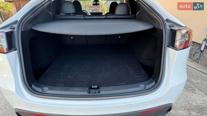 Позашляховик / Кросовер Tesla Model Y 2023 в Івано-Франківську