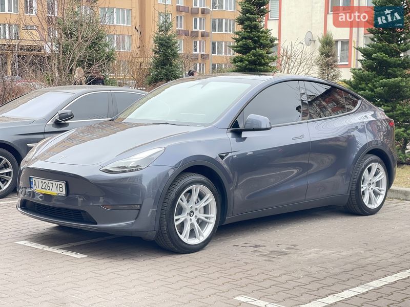 Внедорожник / Кроссовер Tesla Model Y 2023 в Киеве