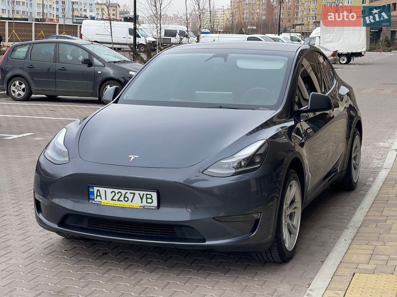 Внедорожник / Кроссовер Tesla Model Y 2023 в Киеве