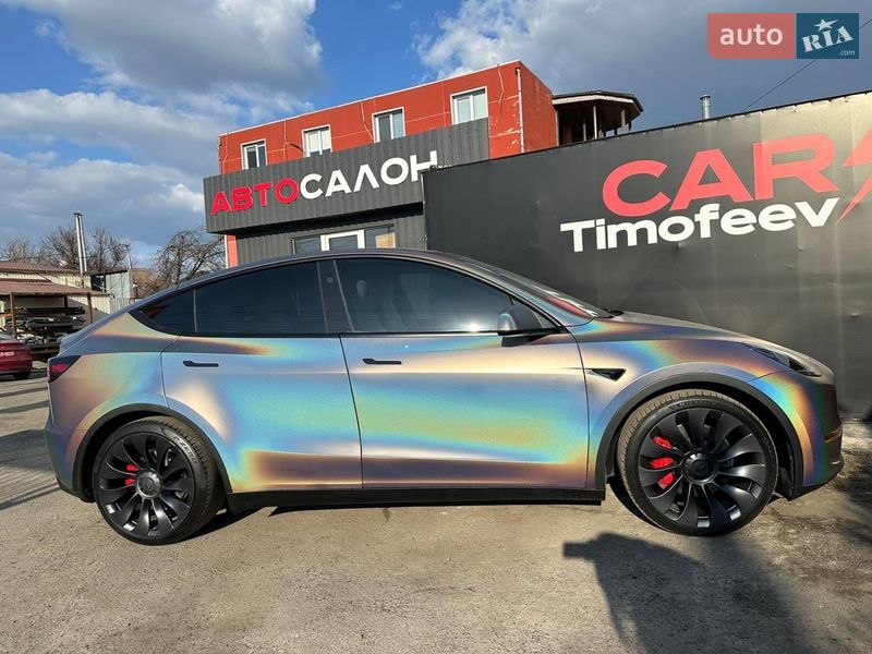 Внедорожник / Кроссовер Tesla Model Y 2024 в Киеве
