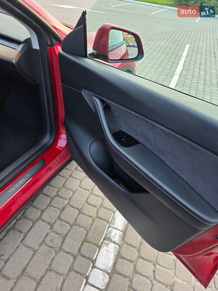 Внедорожник / Кроссовер Tesla Model Y 2020 в Львове