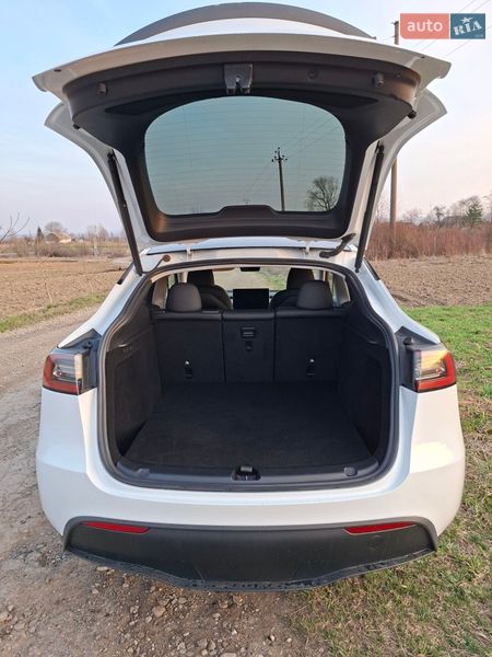 Внедорожник / Кроссовер Tesla Model Y 2023 в Львове