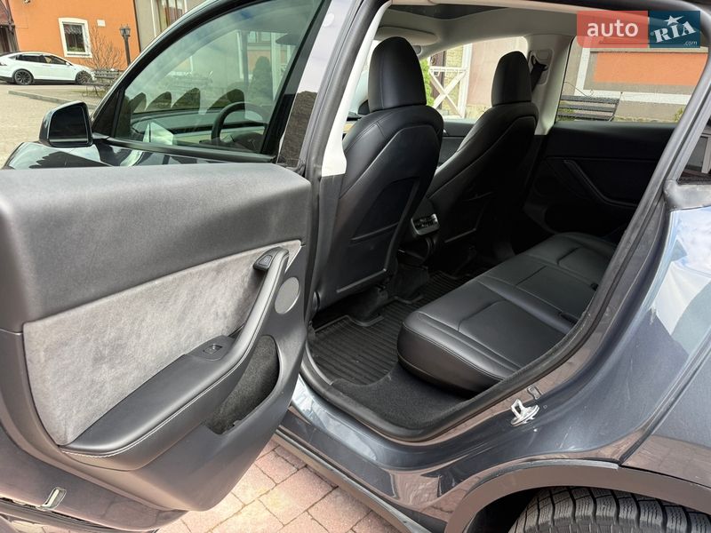 Внедорожник / Кроссовер Tesla Model Y 2022 в Стрые