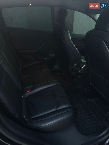 Внедорожник / Кроссовер Tesla Model Y 2021 в Ужгороде