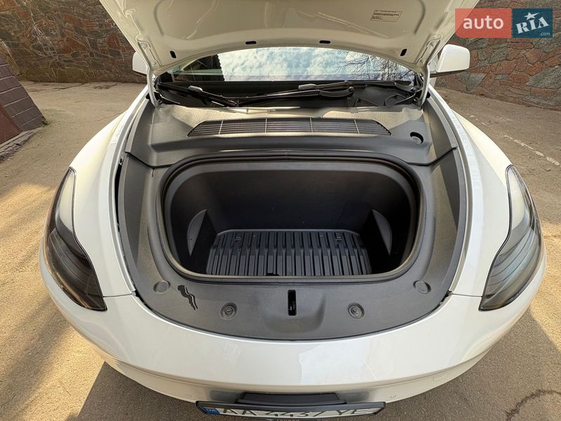 Внедорожник / Кроссовер Tesla Model Y 2022 в Киеве