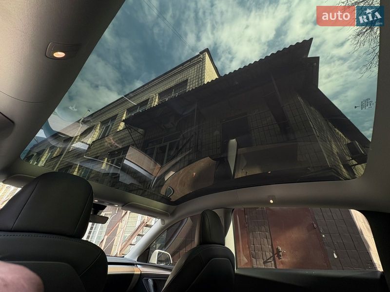 Внедорожник / Кроссовер Tesla Model Y 2022 в Киеве