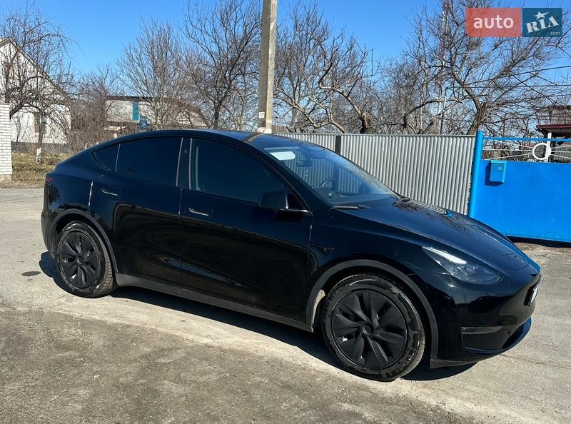 Внедорожник / Кроссовер Tesla Model Y 2023 в Киеве