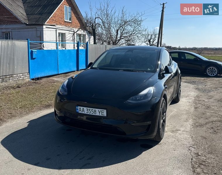 Внедорожник / Кроссовер Tesla Model Y 2023 в Киеве