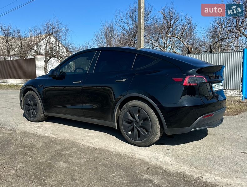 Внедорожник / Кроссовер Tesla Model Y 2023 в Киеве