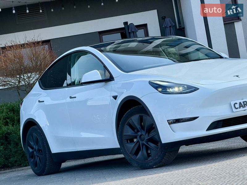 Внедорожник / Кроссовер Tesla Model Y 2024 в Стрые