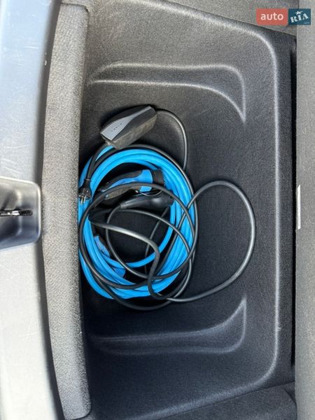 Внедорожник / Кроссовер Tesla Model Y 2024 в Стрые