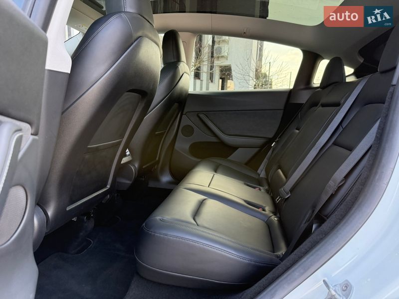 Внедорожник / Кроссовер Tesla Model Y 2024 в Стрые