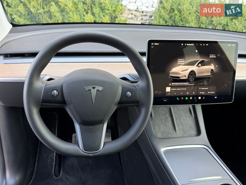 Внедорожник / Кроссовер Tesla Model Y 2024 в Стрые