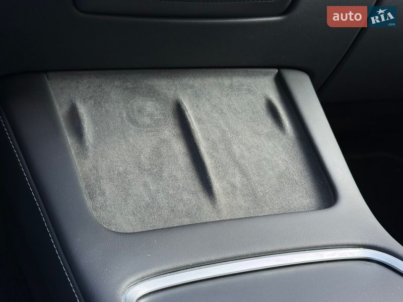 Внедорожник / Кроссовер Tesla Model Y 2024 в Стрые