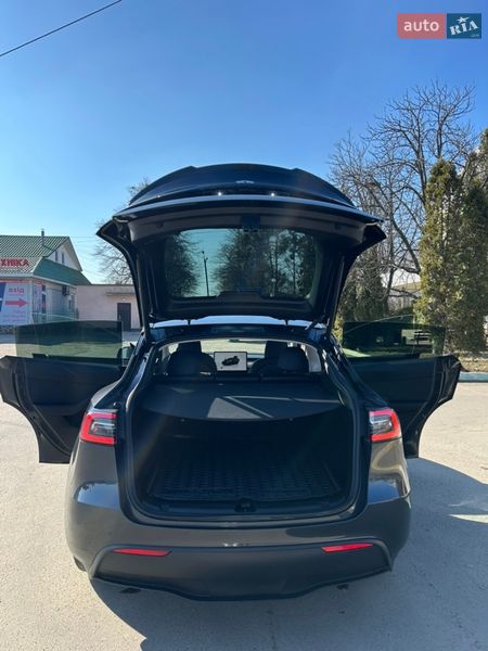 Внедорожник / Кроссовер Tesla Model Y 2024 в Киеве