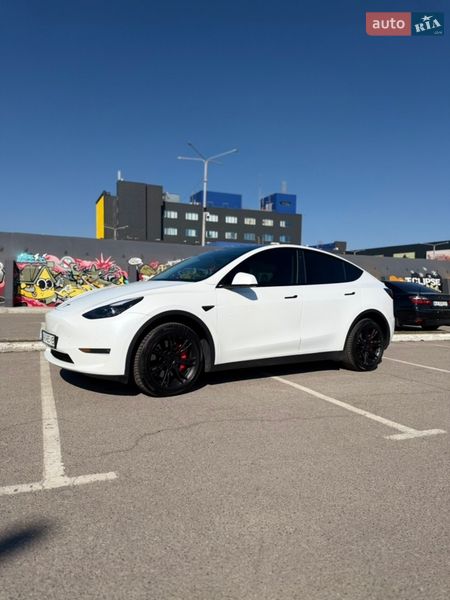 Позашляховик / Кросовер Tesla Model Y 2022 в Києві фото 11 Позашляховик / Кросовер Tesla Model Y 2022 в Києві