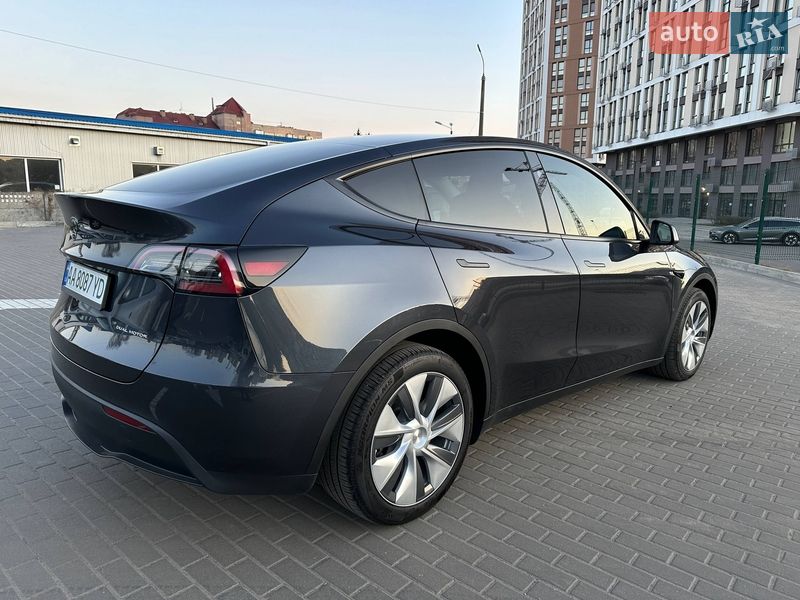Внедорожник / Кроссовер Tesla Model Y 2024 в Киеве