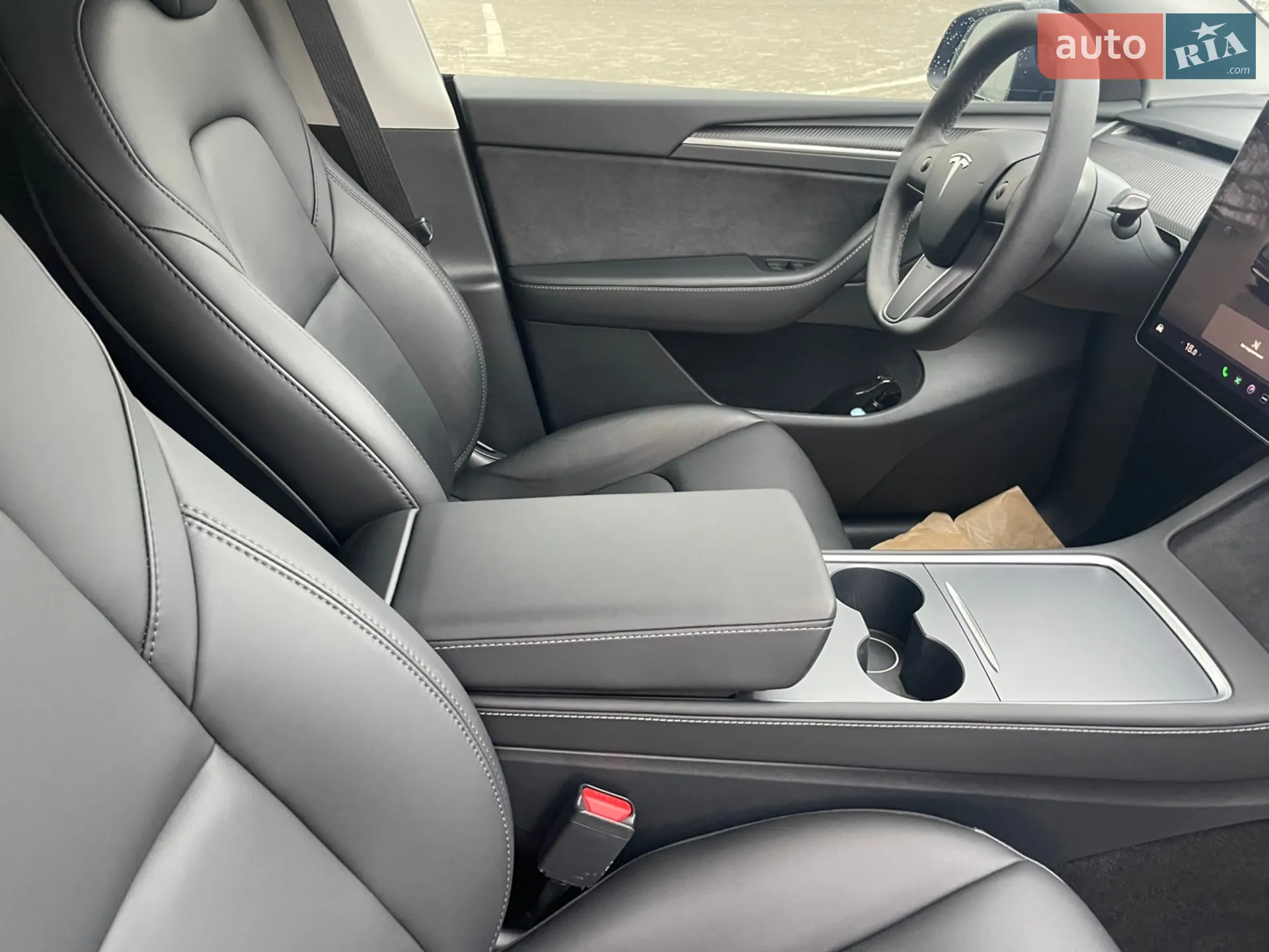 2024 Tesla Model Y - мініатюра 24