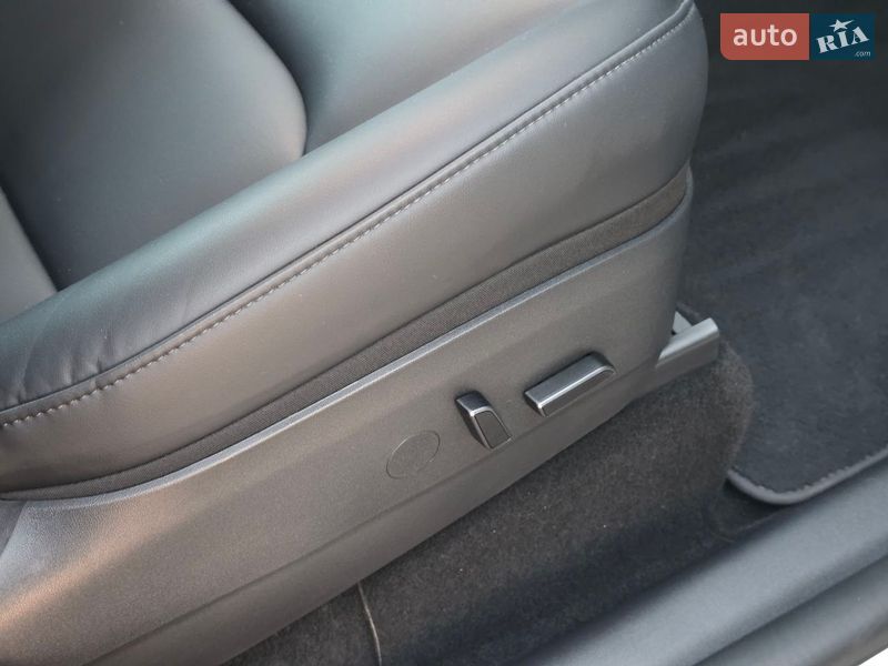 Позашляховик / Кросовер Tesla Model Y 2022 в Тернополі фото 51 Позашляховик / Кросовер Tesla Model Y 2022 в Тернополі