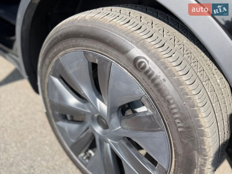 Позашляховик / Кросовер Tesla Model Y 2024 в Києві фото 24 Позашляховик / Кросовер Tesla Model Y 2024 в Києві