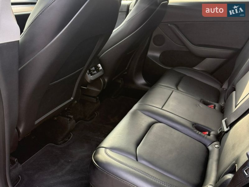 Позашляховик / Кросовер Tesla Model Y 2023 в Дніпрі фото 17 Позашляховик / Кросовер Tesla Model Y 2023 в Дніпрі