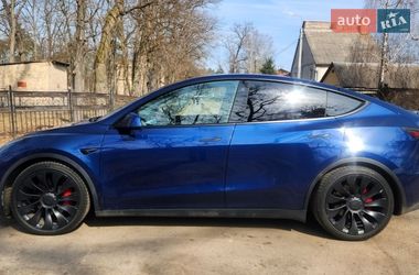Внедорожник / Кроссовер Tesla Model Y 2022 в Киеве
