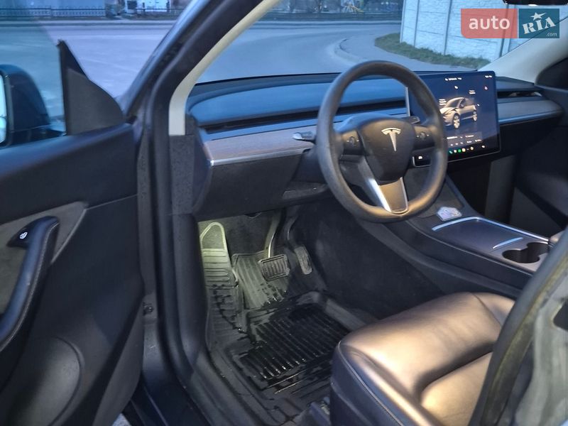 Внедорожник / Кроссовер Tesla Model Y 2022 в Киеве