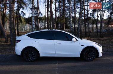 Внедорожник / Кроссовер Tesla Model Y 2021 в Киеве