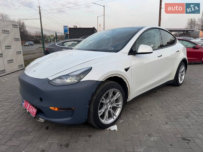 Tesla Model Y 2023