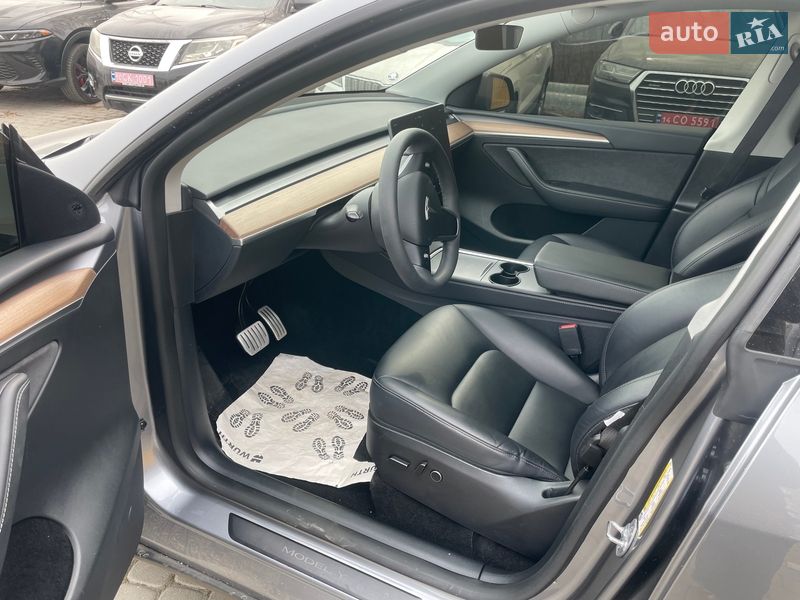 Внедорожник / Кроссовер Tesla Model Y 2025 в Львове