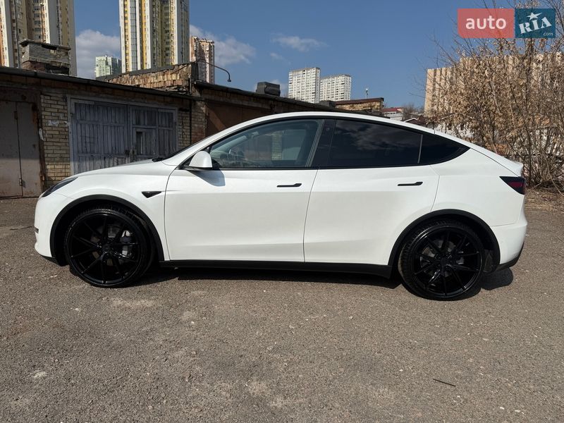 Позашляховик / Кросовер Tesla Model Y 2021 в Києві фото 24 Позашляховик / Кросовер Tesla Model Y 2021 в Києві