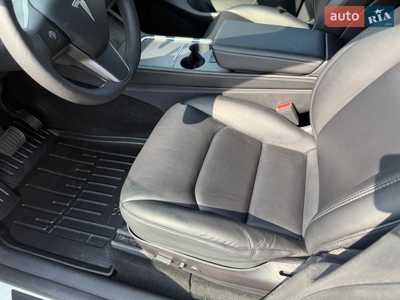 Позашляховик / Кросовер Tesla Model Y 2021 в Києві фото 33 Позашляховик / Кросовер Tesla Model Y 2021 в Києві