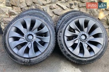 Внедорожник / Кроссовер Tesla Model Y 2022 в Чернигове