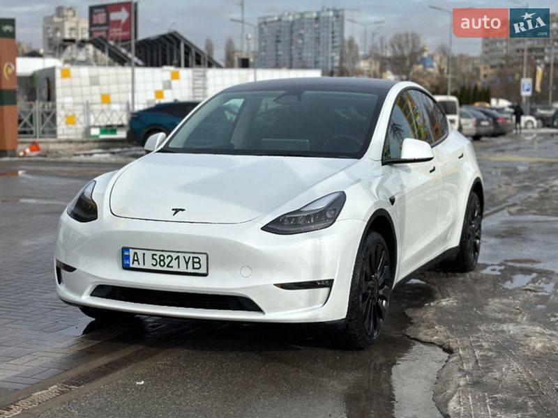 Внедорожник / Кроссовер Tesla Model Y 2023 в Киеве