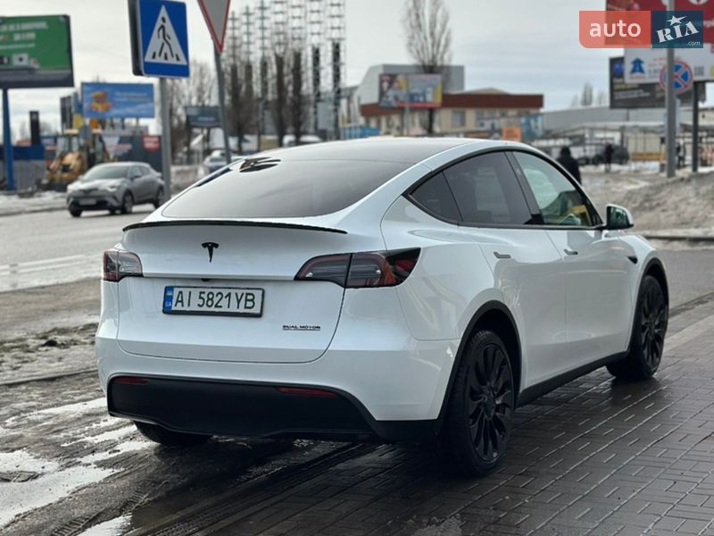 Внедорожник / Кроссовер Tesla Model Y 2023 в Киеве