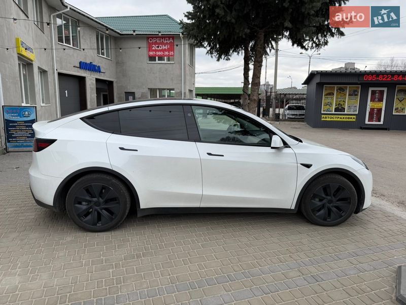 Позашляховик / Кросовер Tesla Model Y 2024 в Кам'янському