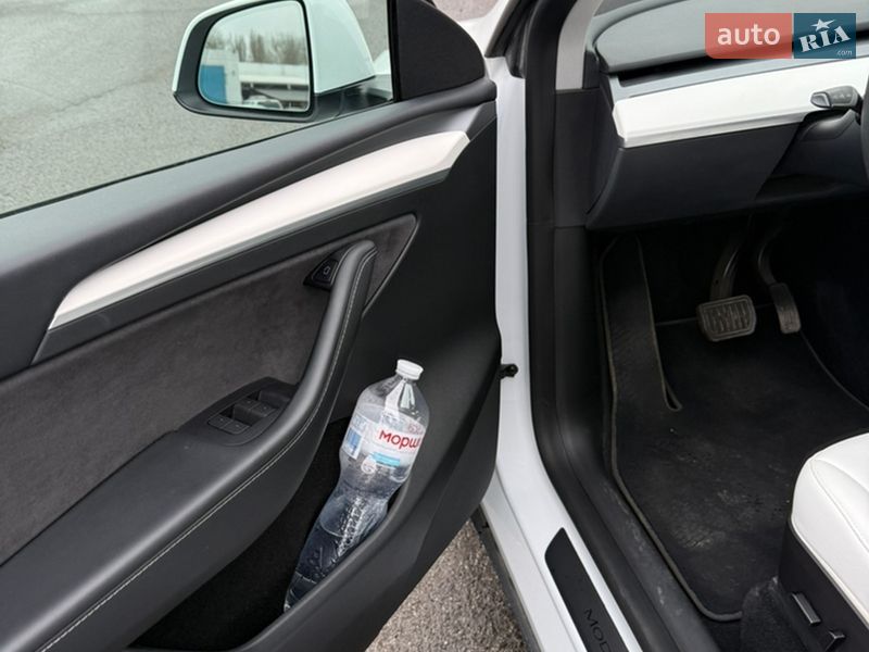 Внедорожник / Кроссовер Tesla Model Y 2022 в Ужгороде фото 18 Внедорожник / Кроссовер Tesla Model Y 2022 в Ужгороде