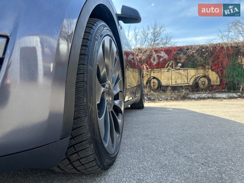 Внедорожник / Кроссовер Tesla Model Y 2023 в Харькове