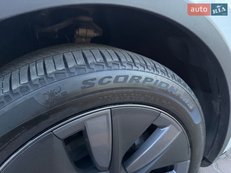 Позашляховик / Кросовер Tesla Model Y 2024 в Києві фото 14 Позашляховик / Кросовер Tesla Model Y 2024 в Києві