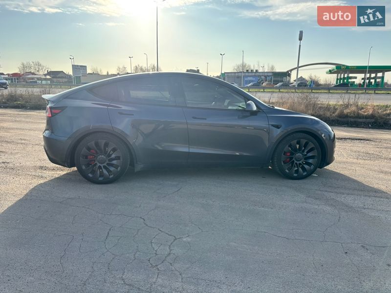 Позашляховик / Кросовер Tesla Model Y 2023 в Дніпрі