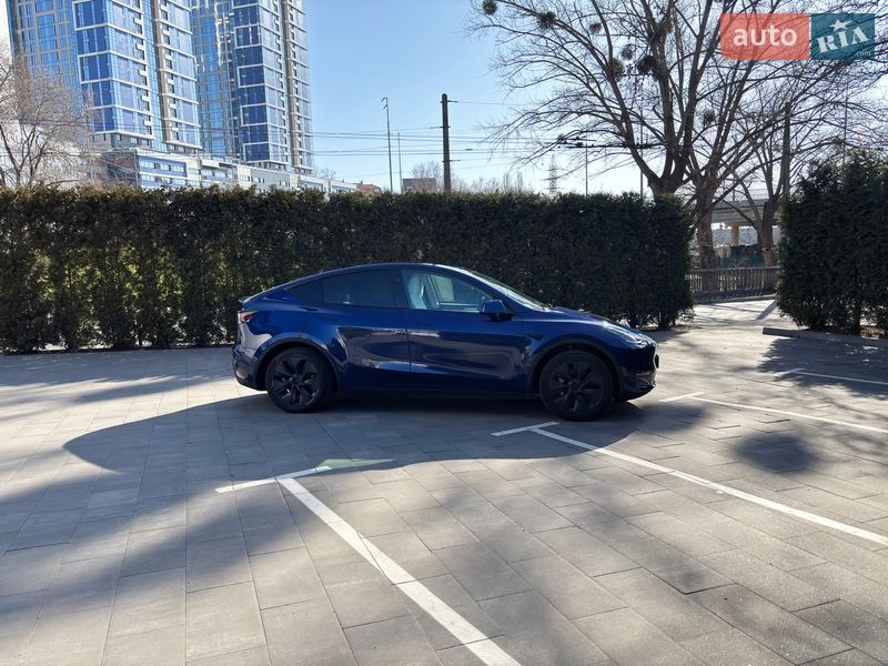 Позашляховик / Кросовер Tesla Model Y 2025 в Києві фото 5 Позашляховик / Кросовер Tesla Model Y 2025 в Києві