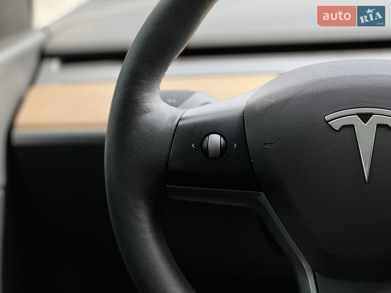 Внедорожник / Кроссовер Tesla Model Y 2021 в Львове