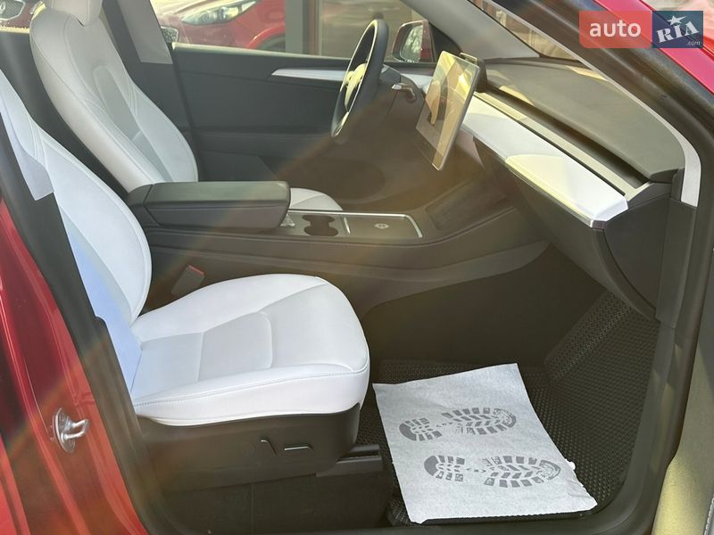 Внедорожник / Кроссовер Tesla Model Y 2023 в Житомире