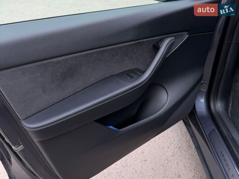 Внедорожник / Кроссовер Tesla Model Y 2021 в Золочеве фото 12 Внедорожник / Кроссовер Tesla Model Y 2021 в Золочеве