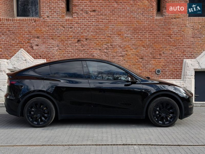 Внедорожник / Кроссовер Tesla Model Y 2024 в Львове