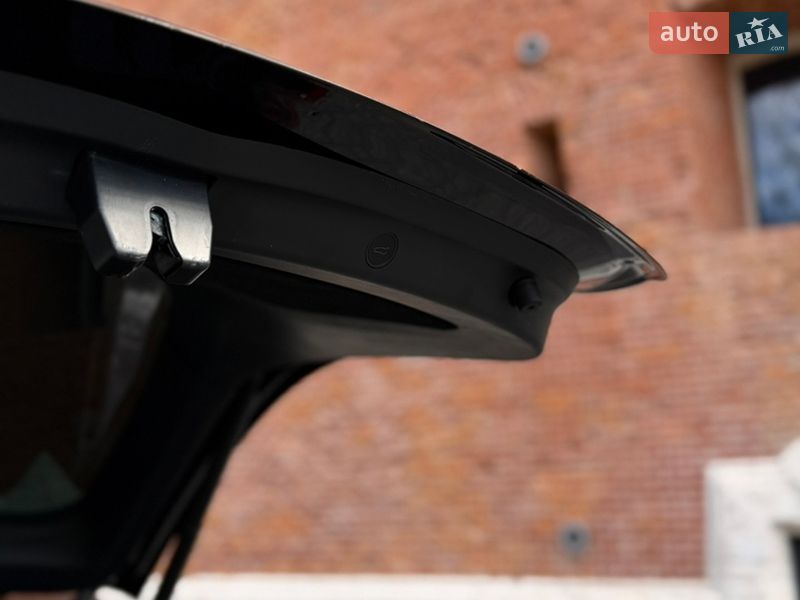 Внедорожник / Кроссовер Tesla Model Y 2024 в Львове