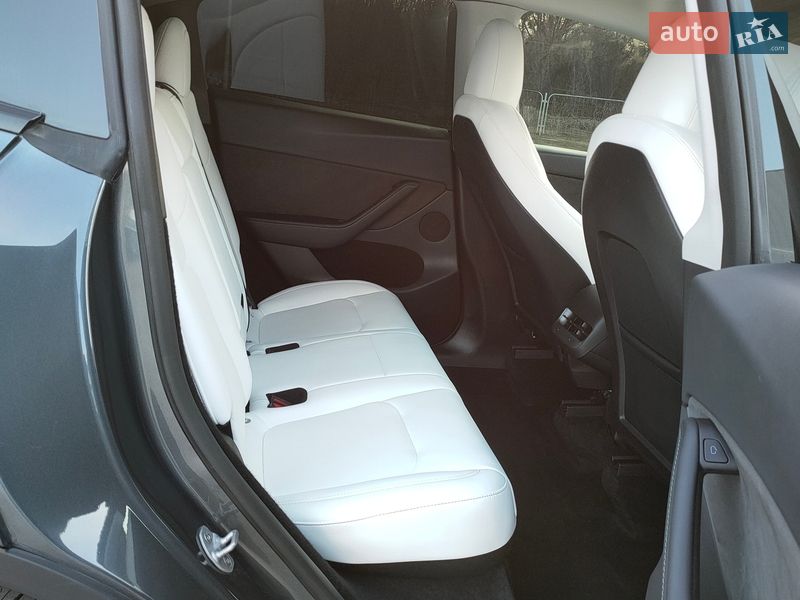 Позашляховик / Кросовер Tesla Model Y 2023 в Києві фото 10 Позашляховик / Кросовер Tesla Model Y 2023 в Києві